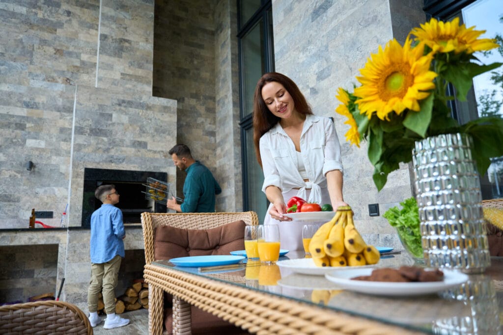 outdoor-sitting-and-kitchen-area