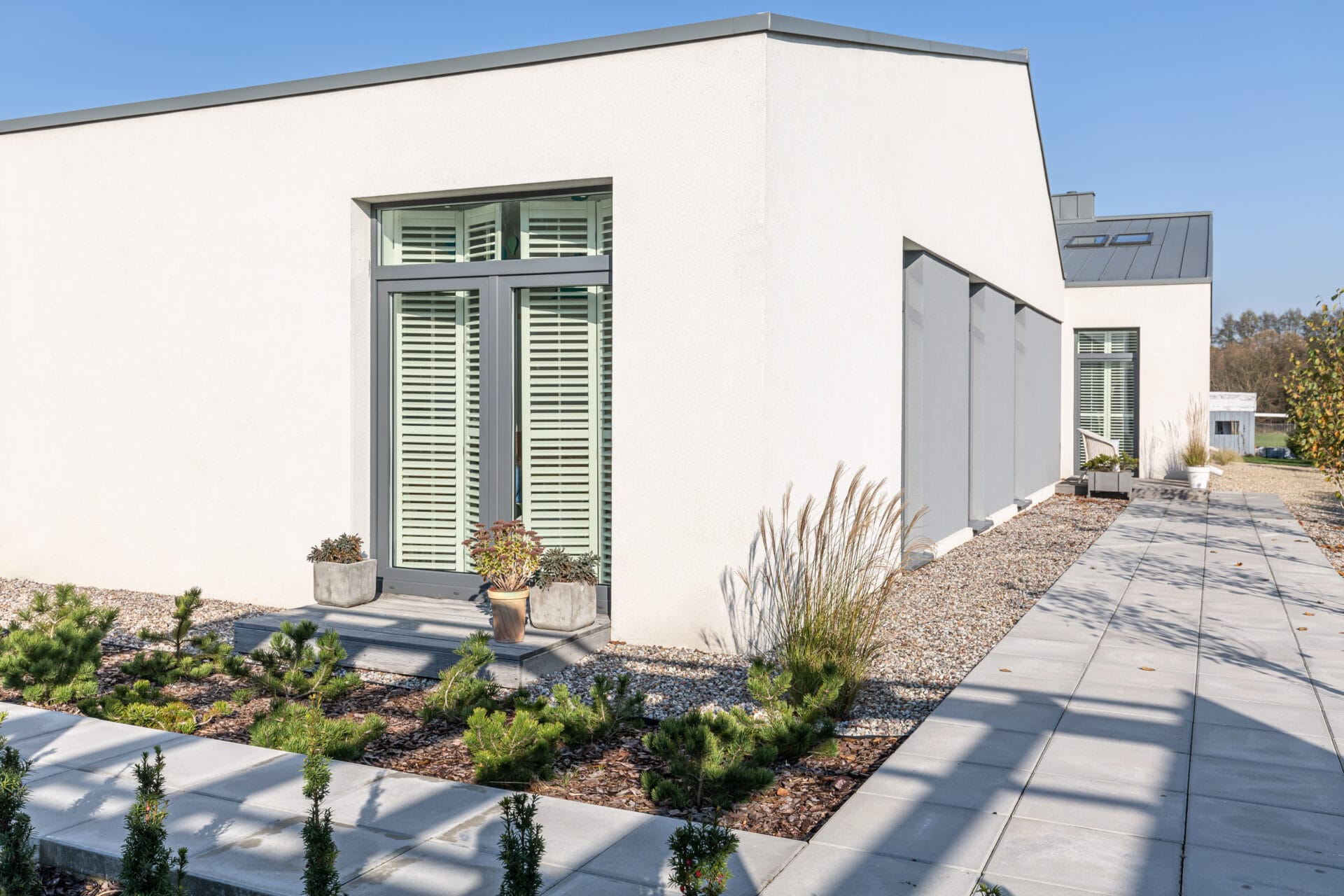 back view of modern suburban house with trendy bac 2023 11 27 05 09 17 utc