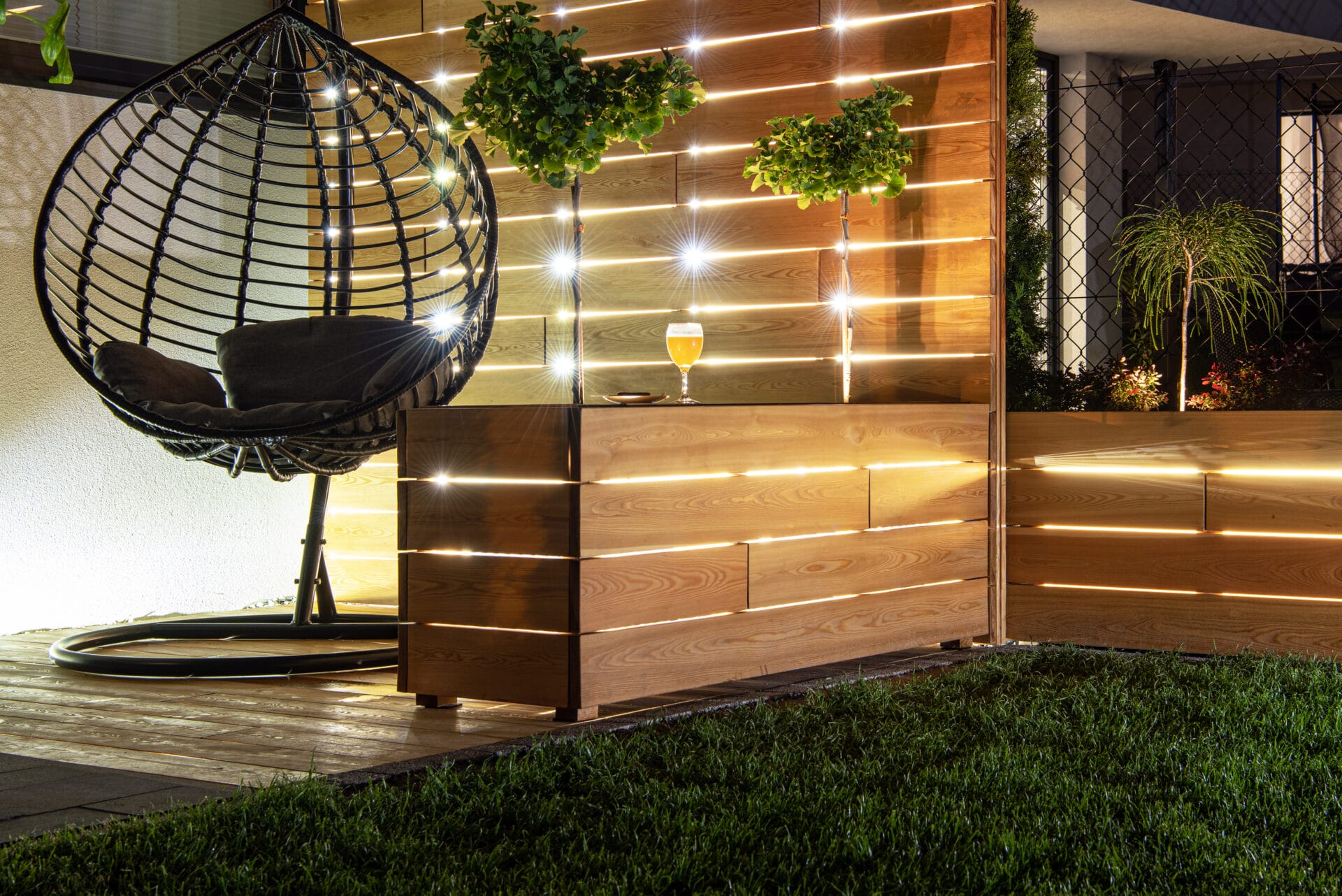 20 Modern Wood Fencing Designs: Elevate Your Texas Landscape ...