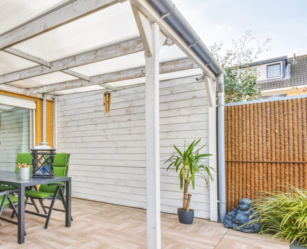 privacy-wall-fence-patio