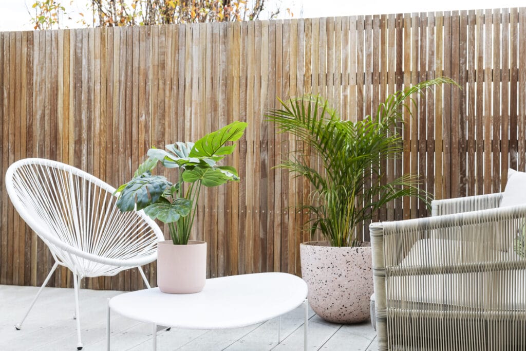 vertical-slat-fencing-patio