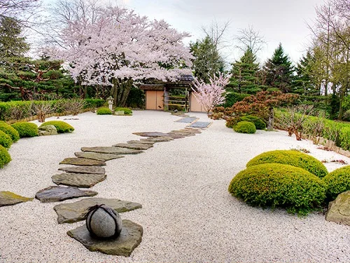 zen garden idea with limestone gravel