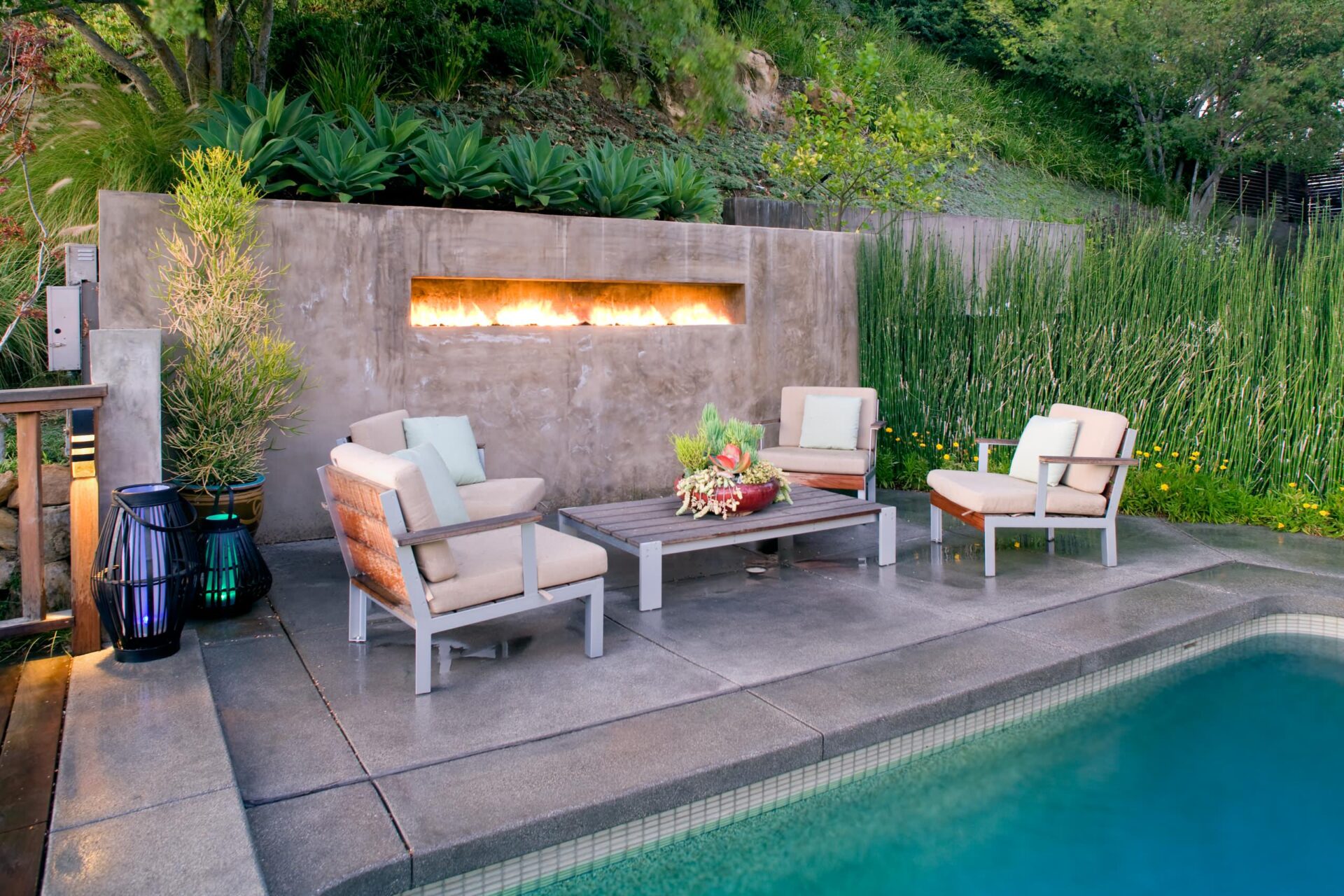 02 outdoor patio design refreshing mix of fire and warer homebnc